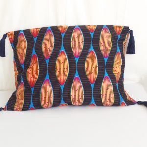Housse de coussin en Wax à pompons